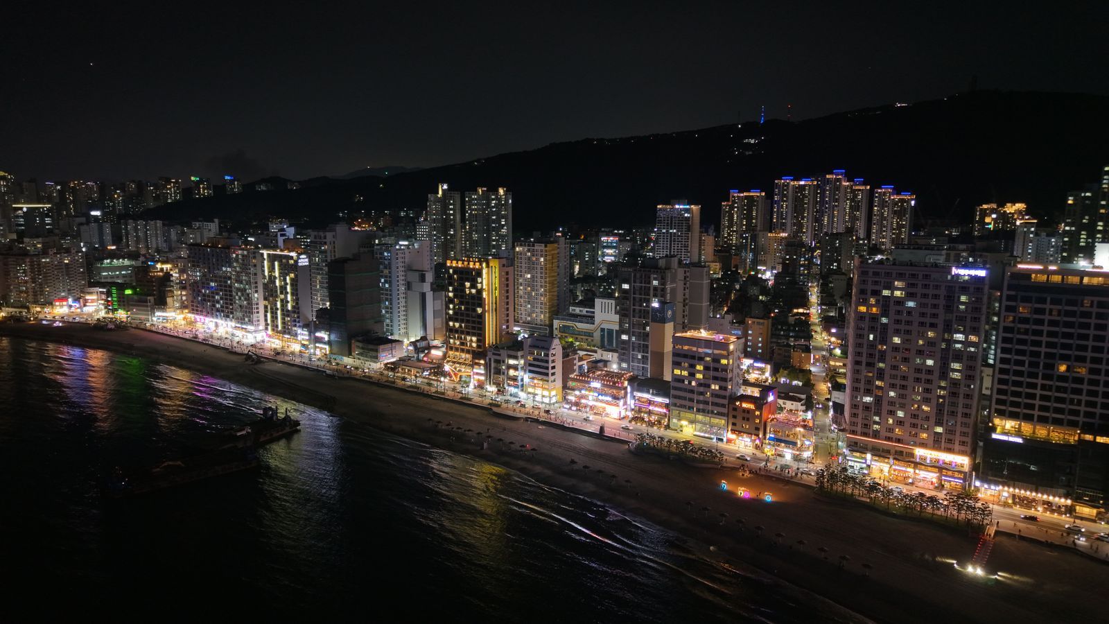 Le front de mer de Busan illuminé, la nuit